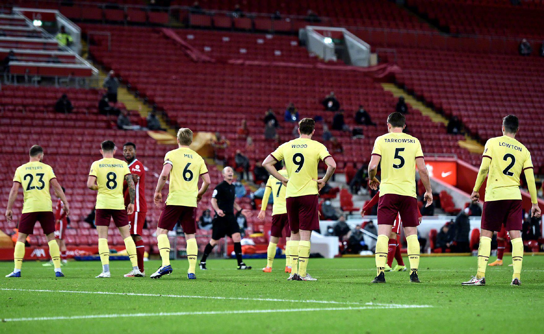 特别是在比 特别是在比